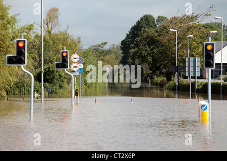 Weymouth piogge inondare la città prima di Weymouth Olimpiadi di vela in questo mese Foto Stock