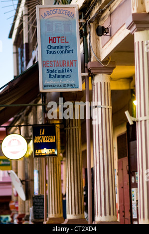 Coloniale Francese edifici di Diego Suarez / Antsiranana, Madagascar Foto Stock