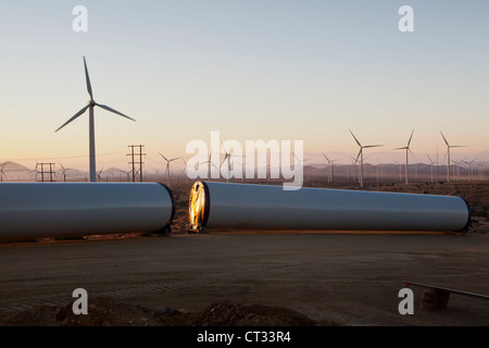 Le turbine eoliche appena al di fuori del Mojave, CALIFORNIA, STATI UNITI D'AMERICA Foto Stock
