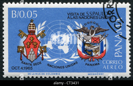 I francobolli stampati in Panama, è dedicato alla visita di Papa Paolo VI a New York, circa 1966 Foto Stock
