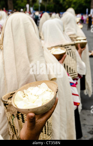 Le donne nei tradizionali costumi messicani Città del Messico Messico America Centrale Foto Stock