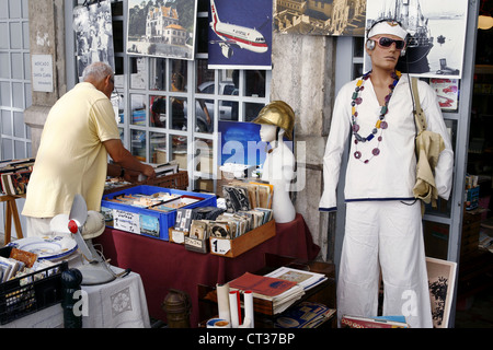 Feira da Ladra, ladri fuggire dal mercato, Lisbona, Portogallo Foto Stock