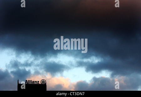 La sede centrale di Berlino di Allianz AG, durante le tempeste Foto Stock