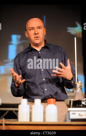 Il Computer Science Professor Chris Vescovo parlando a Cheltenham Science Festival Regno Unito Foto Stock