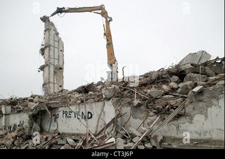 Ultimo resto di un magazzino demolito Foto Stock