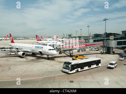 L'aeroporto internazionale Ataturk di Istanbul in Turchia Foto Stock