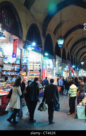 Turchia, Istanbul, Eminoenue e il Bazar delle Spezie, il Bazaar Egiziano Foto Stock