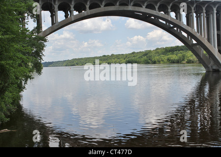 Una sezione della Ford Parkway ponte che collega Minneapolis e Saint Paul in Minnesota. Foto Stock