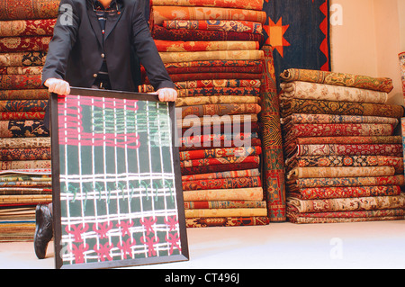 Turchia, Istanbul, negozio di tappeti, moquette nodi, tappeto Vendita Foto Stock