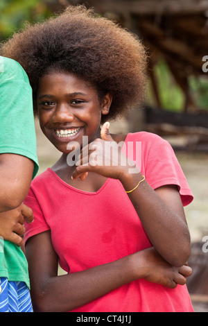 Oceania, Isole Salomone, Utupua. Inquadratura ravvicinata del giovane ragazza. Foto Stock