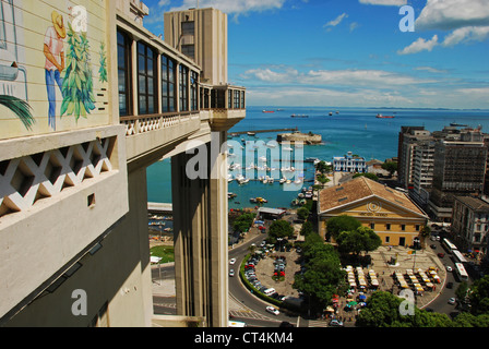 Il Brasile, Bahia, Salvador, vista aerea da ascensore Lacerda (Elevador Lacerda sul mercato centrale quartiere) Foto Stock