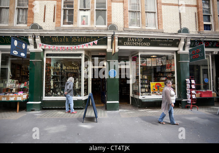Il Cecil Court Trader Associazione della fila di negozi di libri a Londra, Inghilterra, Regno Unito