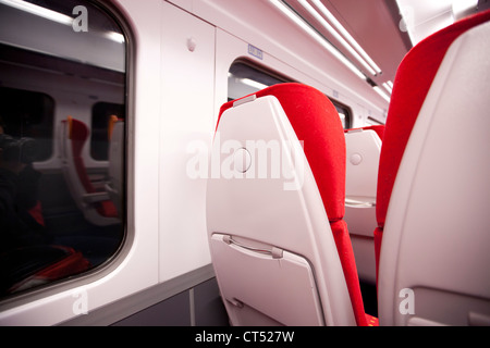 All'interno di un moderno treno in esecuzione tra Norwich e Cambridge. Foto Stock