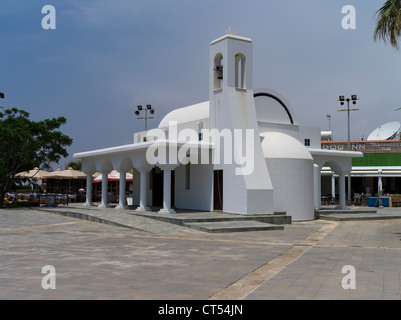 Dh AYIA NAPA CIPRO locali di cucina cipriota tradizionale fishermans chiesa dal porto Liminaki Foto Stock