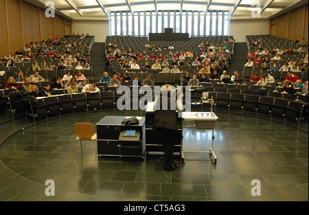 Una lezione presso la Audi Max, Universitã Albert-Ludwig di Friburgo Foto Stock