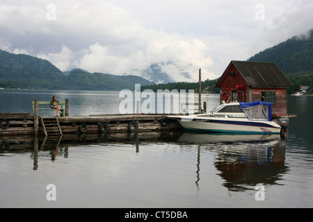 Imbarcadero, Lago Teletskoe, Artybash, Altai, Siberia, Russia Foto Stock