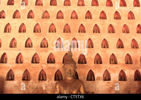 Statue di Buddha a Wat Si Saket, Vientiane, Laos Foto Stock