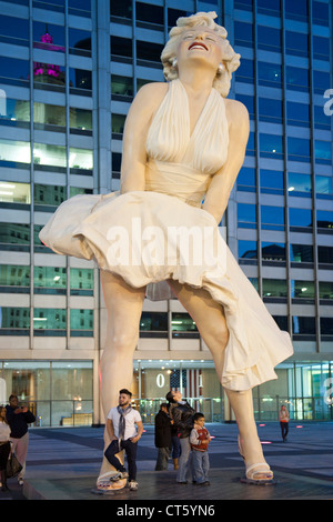 Giant Marilyn Monroe statua a Chicago, Illinois, Stati Uniti d'America. Foto Stock