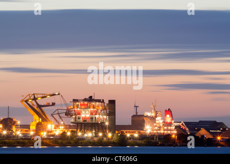 Amsterdam REM-eiland, REM-island restaurant. Un ex Mare del Nord pirata stazione TV ora nel porto di Amsterdam, porto docklands Foto Stock