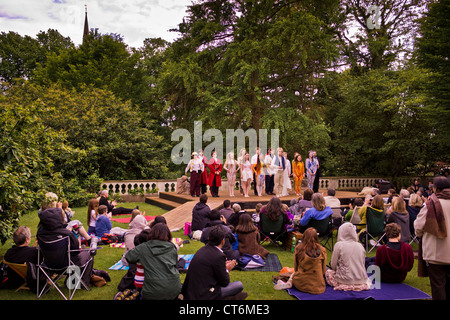 In estate le attività per il tempo libero a Stratford upon Avon,SHAKESPEARE COUNTY,WARWICKSHIRE TURISMO,TEATRO RSC,COUNTY RACEWAY,Drag Strip Foto Stock