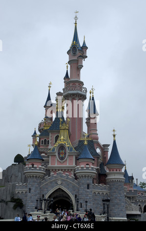 La Bella Addormentata Castello a Disneyland Parigi, Francia Foto Stock