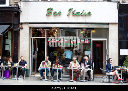 Bar Italia, Frith Street, Soho e il centro di Londra, Inghilterra, Regno Unito. Foto Stock