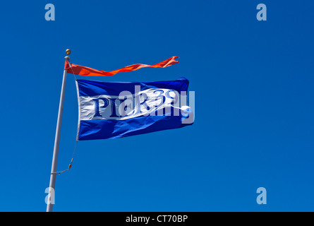 Pier 39 bandiera sventola nella brezza al Embarcadero San Francisco California USA Foto Stock