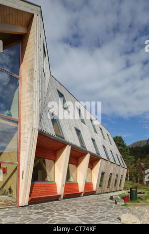 Prekestolen Mountain Lodge, Strand, Norvegia. Architetto: Helen & Hard, 2008. Elevazione est in aumento di atrio principale. Foto Stock