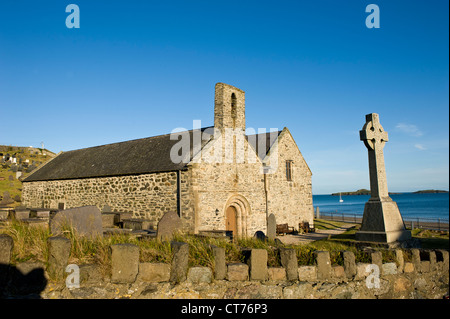 La parte anteriore della St Hywyn la Chiesa Aberdaron, Llyn peninsula Galles del Nord Foto Stock