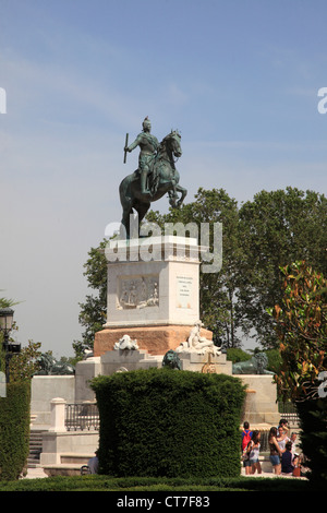 Spagna, Madrid, Plaza de Oriente, Felipe IV statua, Foto Stock