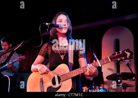 Sharon van Etten in concerto a Birmingham Glee Club, UK, 11 Luglio 2012 Foto Stock