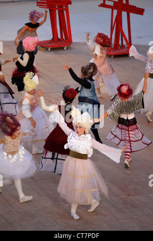 Prestazioni di 'Uccelli' da Aristophanes al Teatro Greco di Siracusa, Sicilia, Italia Foto Stock