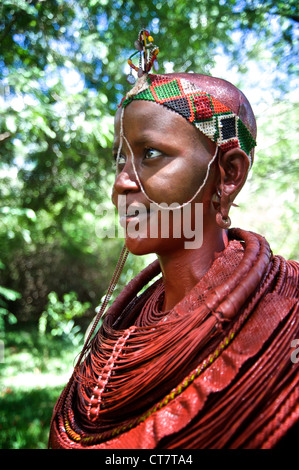 Ritratto di una giovane donna che il giorno del matrimonio, Samburu. Foto Stock