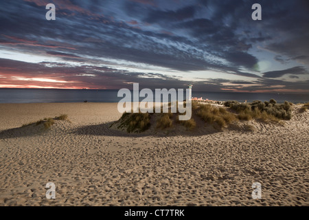 Perth la spiaggia della città di notte. Foto Stock