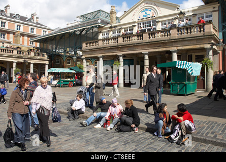 Londra - Covent Garden con il suo storico mercato sale Foto Stock