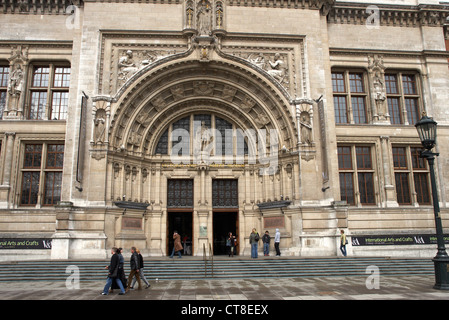 Londra - il portale del Victoria & Albert Museum Foto Stock