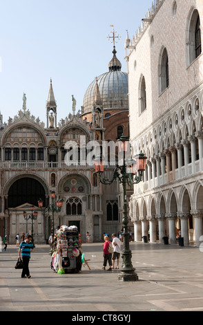 Basilica di San Marco e il Palazzo Ducale a Venezia Foto Stock