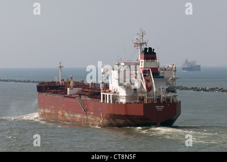 Petroliera Storm Loire entrando nel Mare del Nord, gancio di Holland Olanda Foto Stock