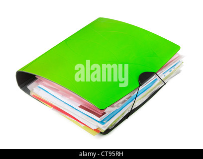 Green Ring Binder con documenti isolato su bianco Foto Stock