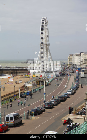 Brighton ruota sul lungomare di Madeira Drive vicino al molo Palace Foto Stock