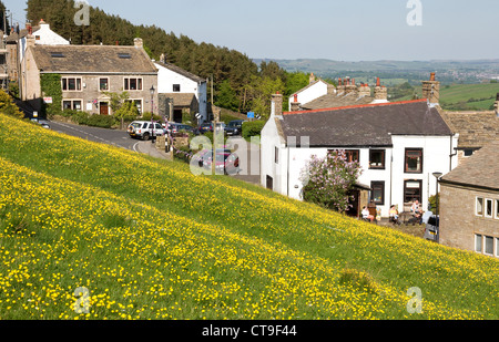 Il villaggio di Newchurch in Pendle, Lancashire (adiacente all'orzo, ai piedi della collina di Pendle.), Inghilterra, Regno Unito Foto Stock