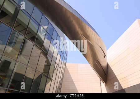 L'elegante architettura moderna del NASCAR hall of fame edificio nel centro cittadino di Charlotte, Carolina del Nord Foto Stock