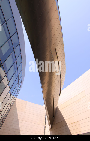 L'elegante architettura moderna del NASCAR hall of fame edificio nel centro cittadino di Charlotte, Carolina del Nord Foto Stock