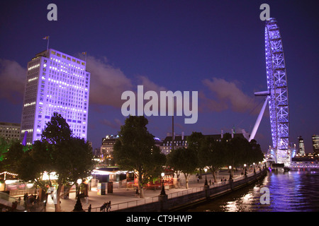 Occhio di Londra South Bank di notte Foto Stock