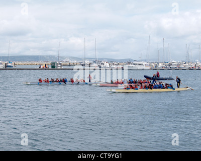 PGL Dragon Boat Racing, Weymouth. Il Dorset. Weymouth e Portland National Sailing Academy Foto Stock