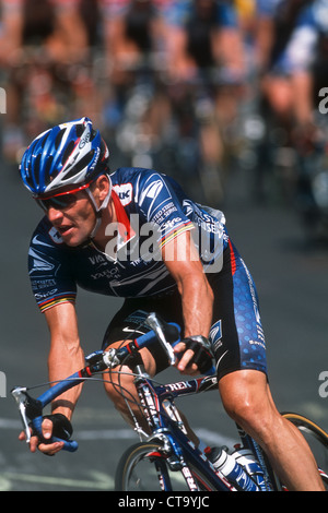 Lance Armstrong per i concorrenti la US Postal Service Team al 2002 New York City di Ciclismo. Foto Stock