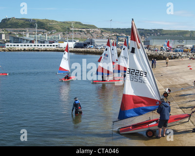 Scuole nazionali Associazione Vela regata di Weymouth e Portland National Sailing Academy, Luglio 2012 Foto Stock