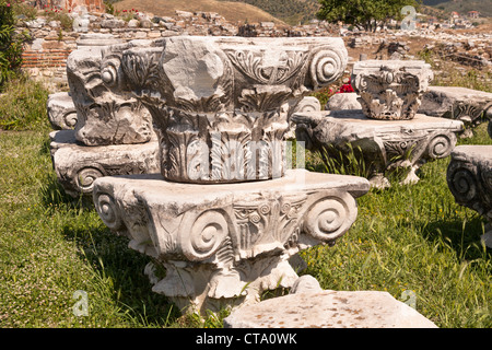 Pietra scolpita presenta a Saint John's Basilica, Selcuk, vicino a Efeso in Turchia Foto Stock