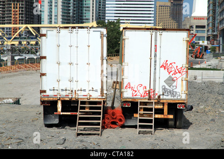 Rimorchi in un cantiere edile a Toronto Foto Stock