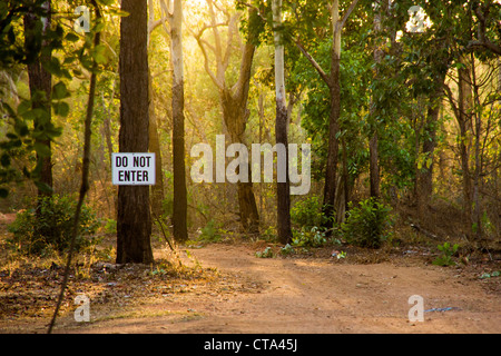 Non immettere segno lungo un sentiero nel Parco Nazionale Kakadu Australia Foto Stock